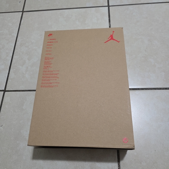 Empty Shoe Box - Picture 5 of 7